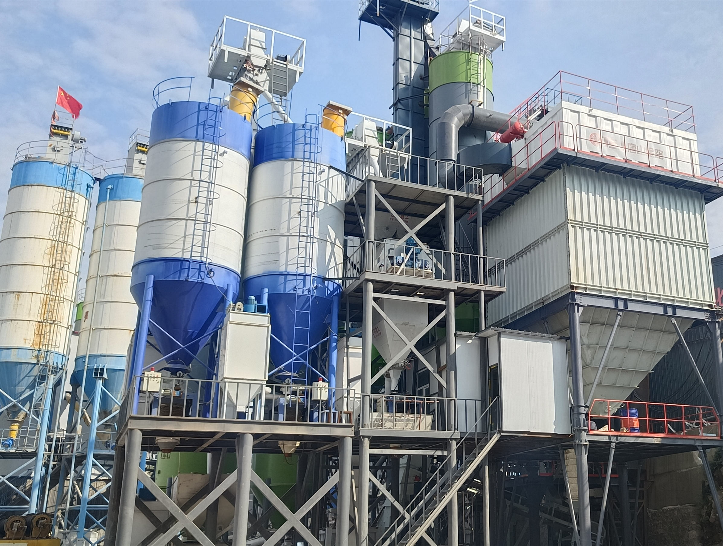 機制砂成建筑用砂主要來(lái)源，唐山金路制砂樓提供高標準機制砂生產(chǎn)設備